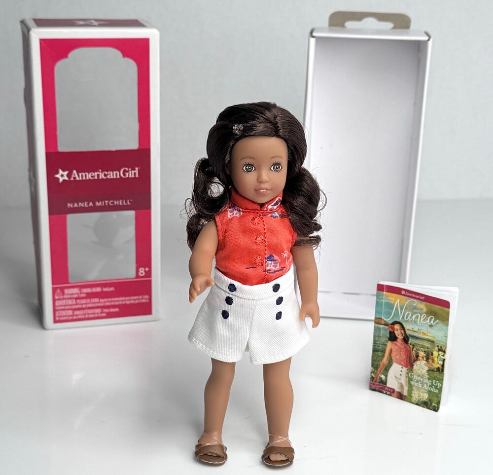 American Girl Nanea Doll Mini 6.5" Meet Outfit Top Shorts Panties Shoes Book Box
